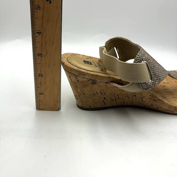 White Mountain Women's Gold Wedge Sandals - Picture 13 of 15